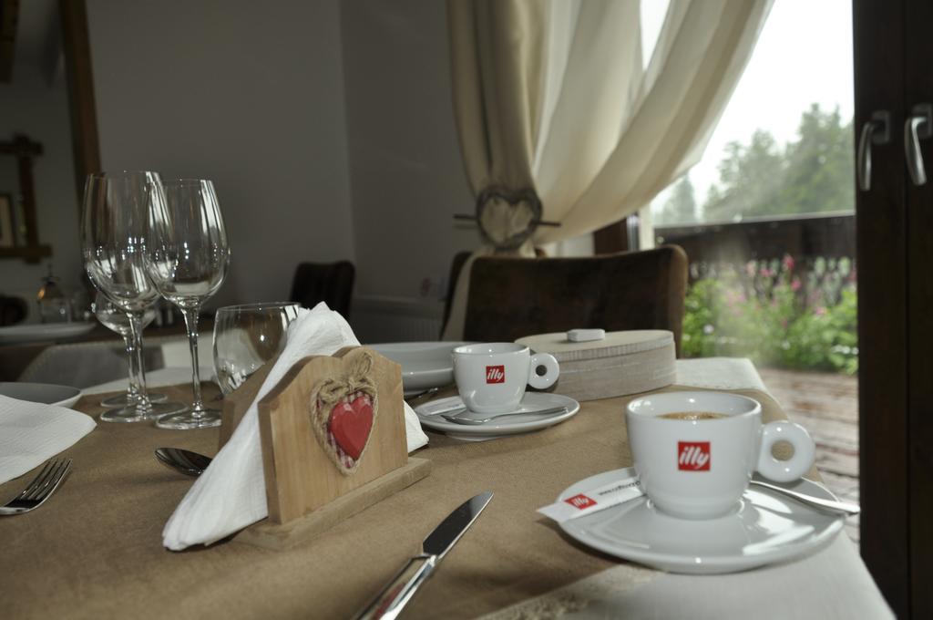 Hotel La Monitori Sinaia Pokój zdjęcie
