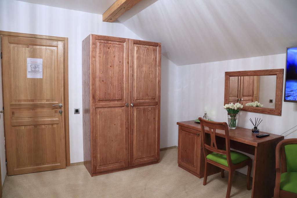 Hotel La Monitori Sinaia Pokój zdjęcie