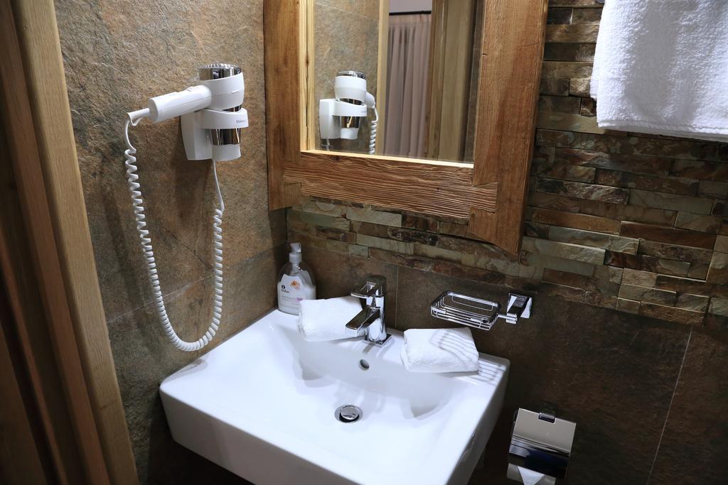 Hotel La Monitori Sinaia Zewnętrze zdjęcie