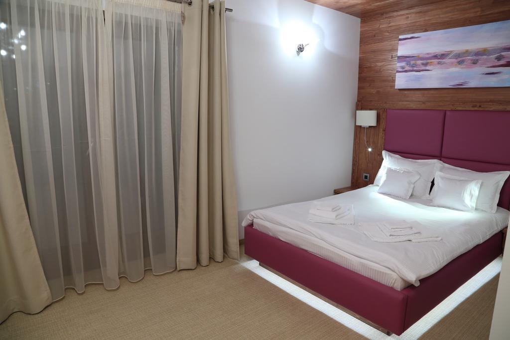 Hotel La Monitori Sinaia Pokój zdjęcie
